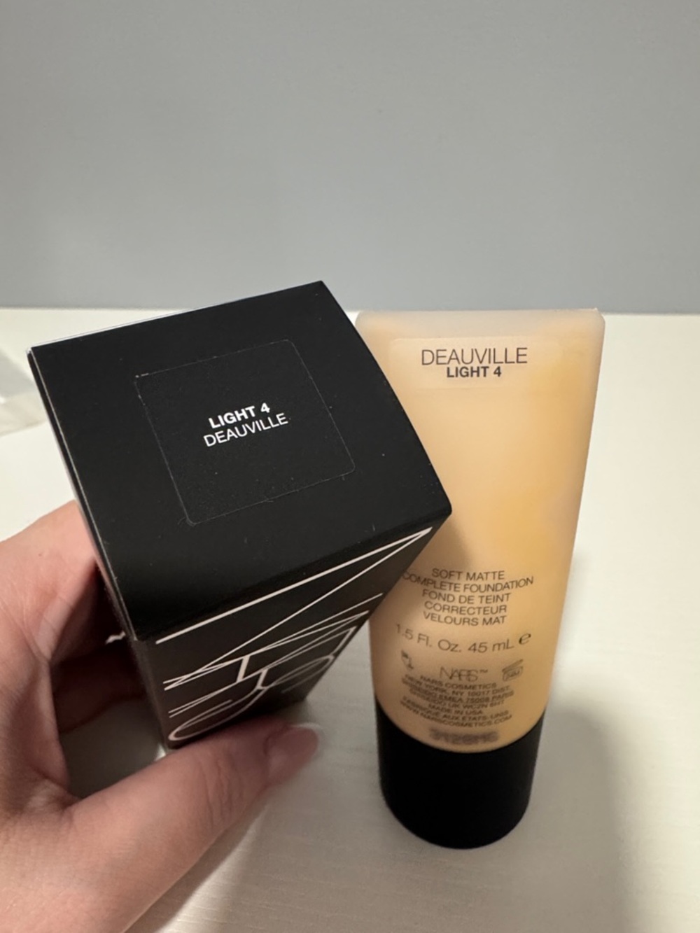 NARS Soft Matte Complete Foundation - Picture 7 of 7